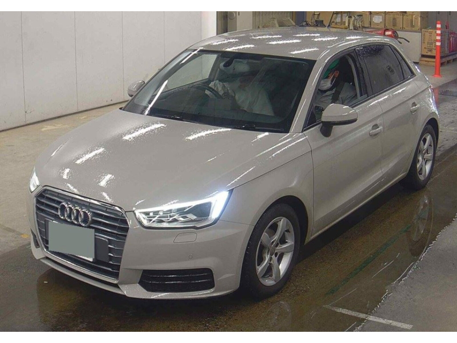 2017 Audi A1 - image 7