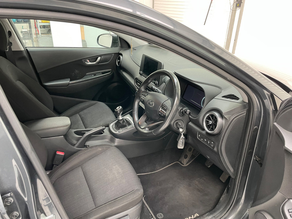 2021 Hyundai Kona - image 9