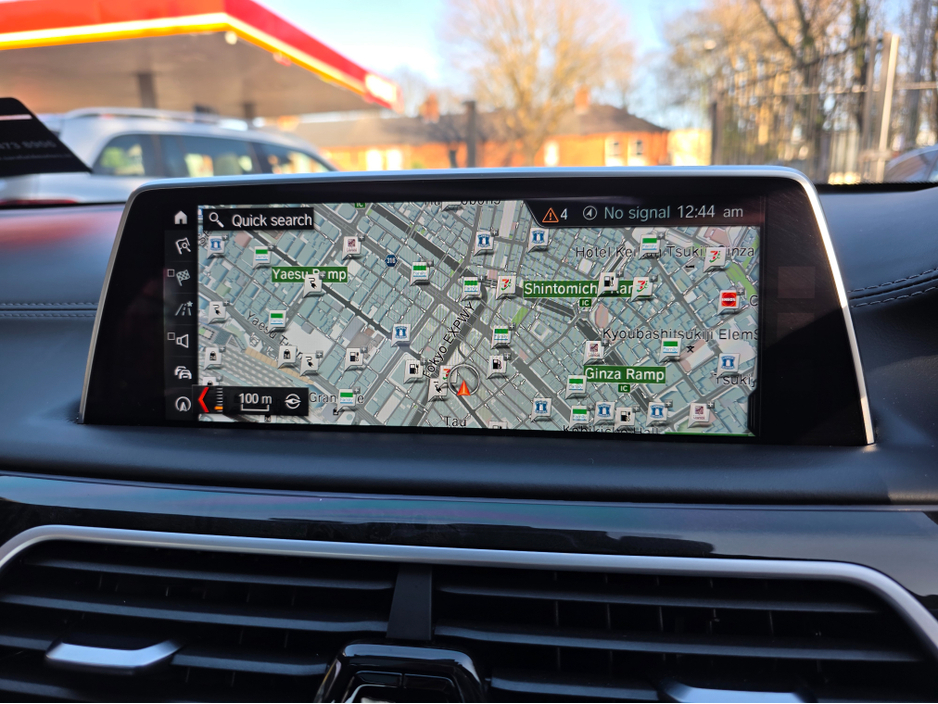 2017 BMW 7 Series - image 39