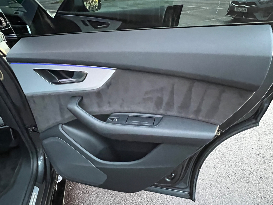 2019 Audi Q8 - image 43