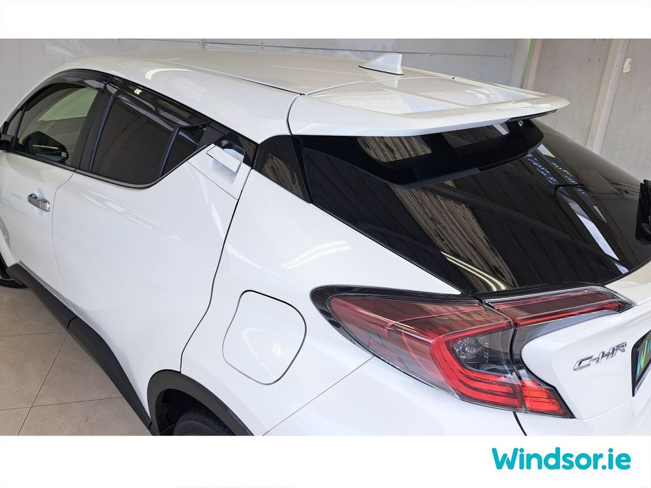 2018 Toyota C-HR HYBRID AUTO €17,995