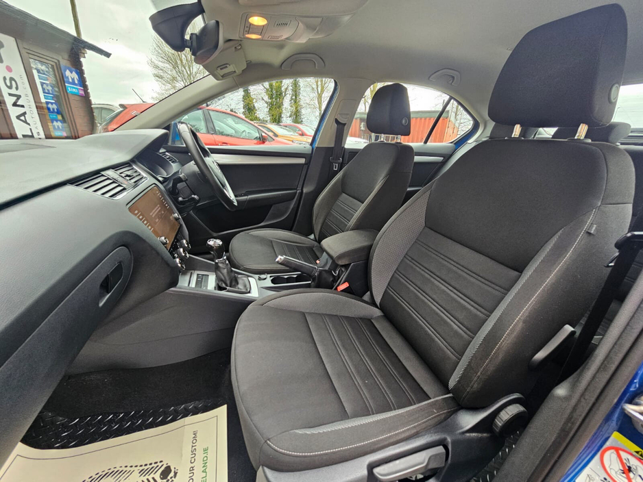 2020 Skoda Octavia - image 19