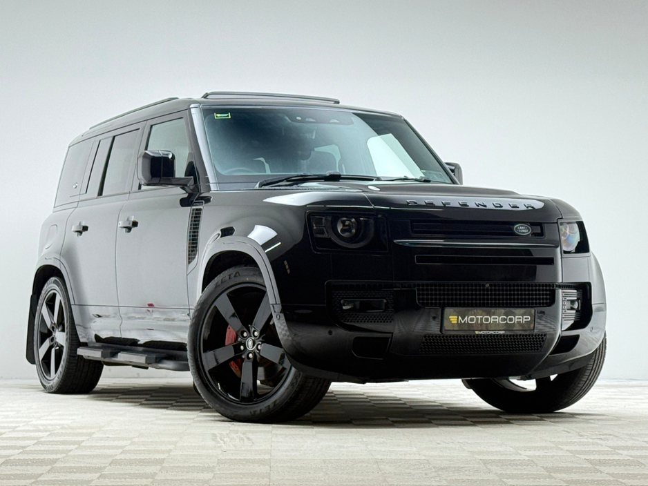 2023 Land Rover Defender X P400E FLAGSHIP MODEL €87,990