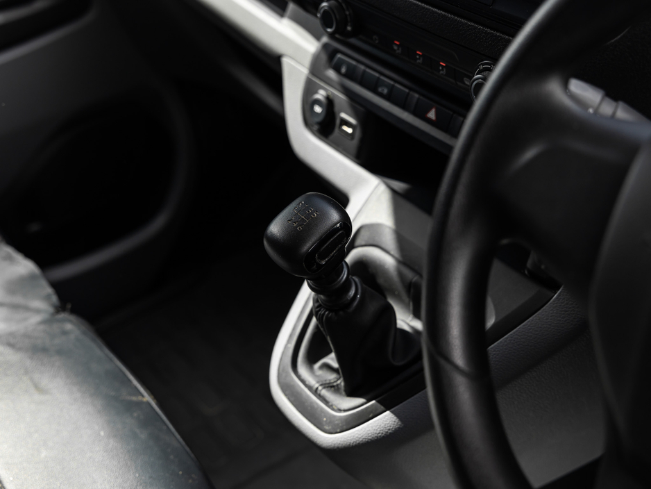 2023 Peugeot Expert - image 16