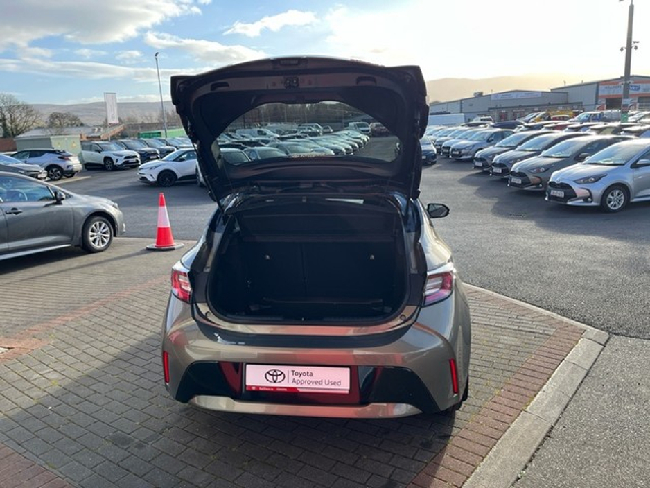 2022 Toyota Corolla - image 10