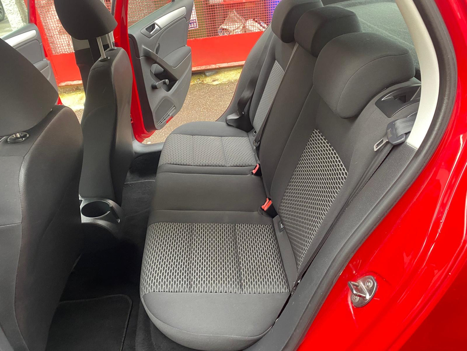 2010 Volkswagen Golf - image 16