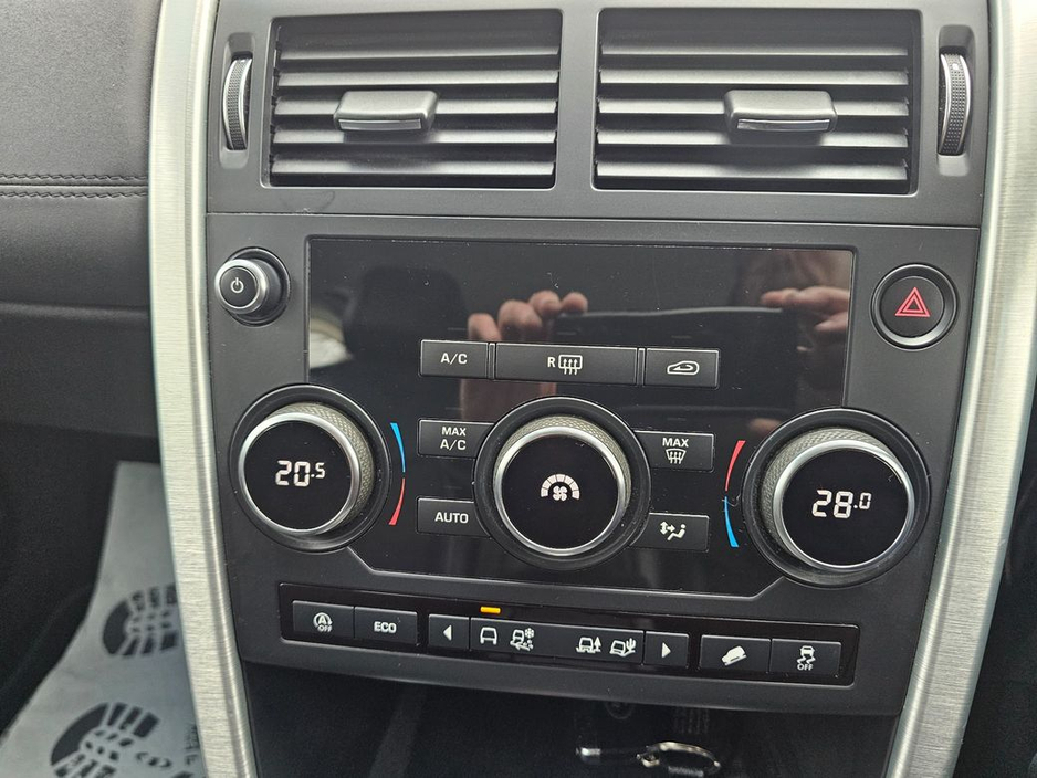 2018 Land Rover Discovery Sport - image 27