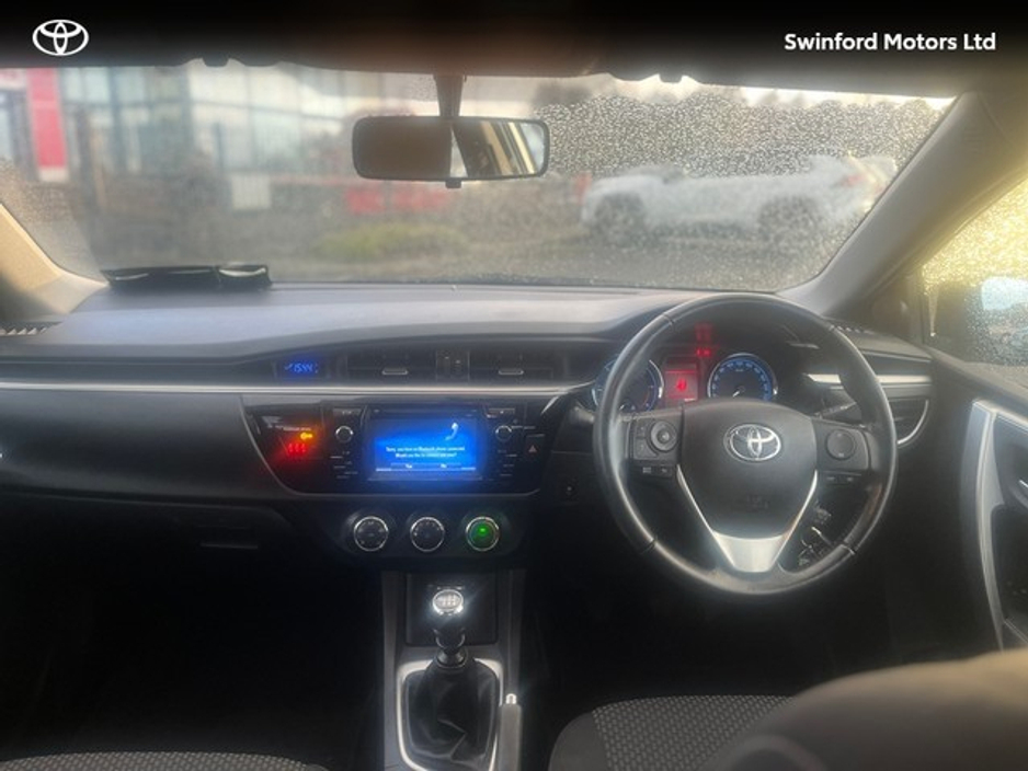 2017 Toyota Corolla - image 9