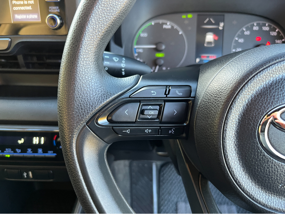 2021 Toyota Yaris X HYBRID 1.5 AUTOMATIC PETROL //KEYLESS ENTRY//REVERSE CAMERA//ADAPTIVE CRUISE CONTROL// €15,950