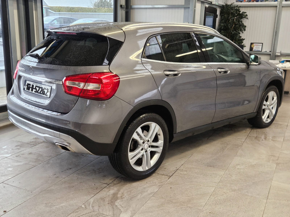 2016 Mercedes-Benz GLA Class - image 2
