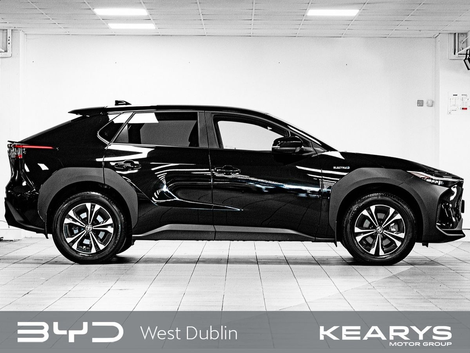 2023 Toyota bZ4X - image 3