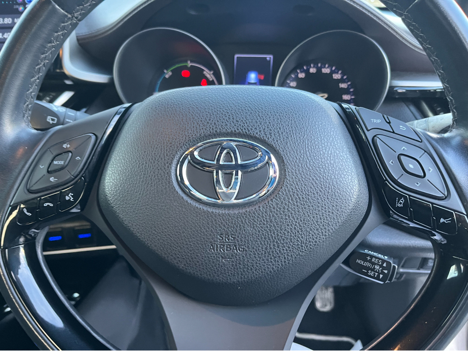 2017 Toyota C-HR 1.8 HYBRID AUTO LOW KM HIGH SPEC €17,750