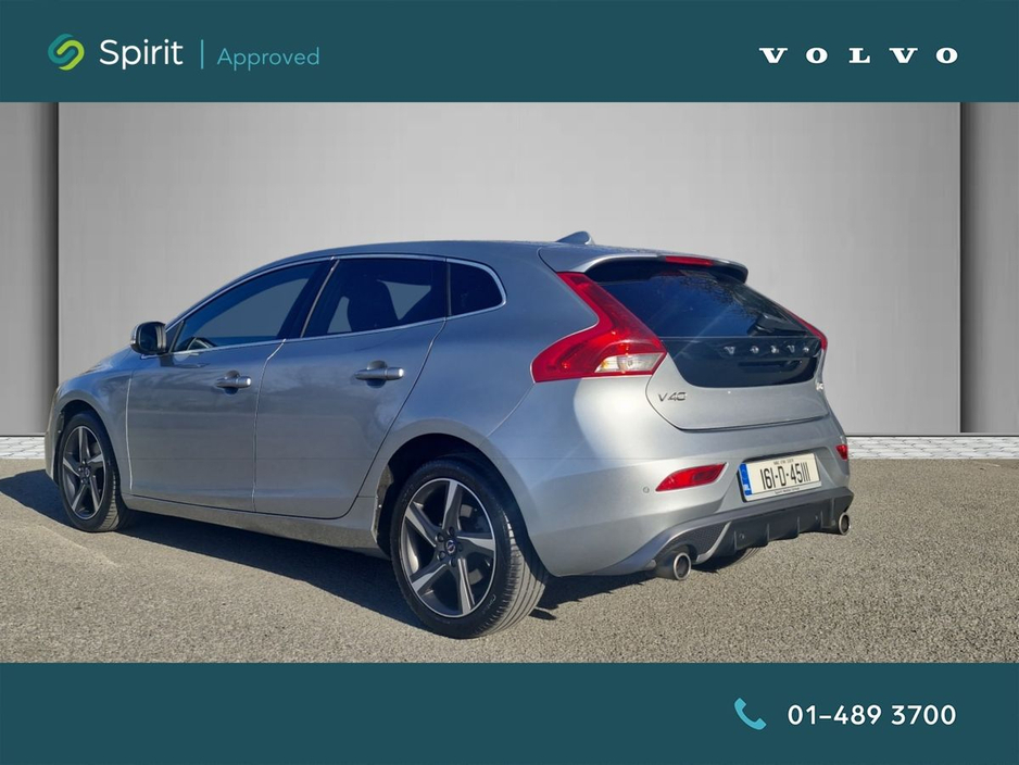 2016 Volvo V40 - image 2