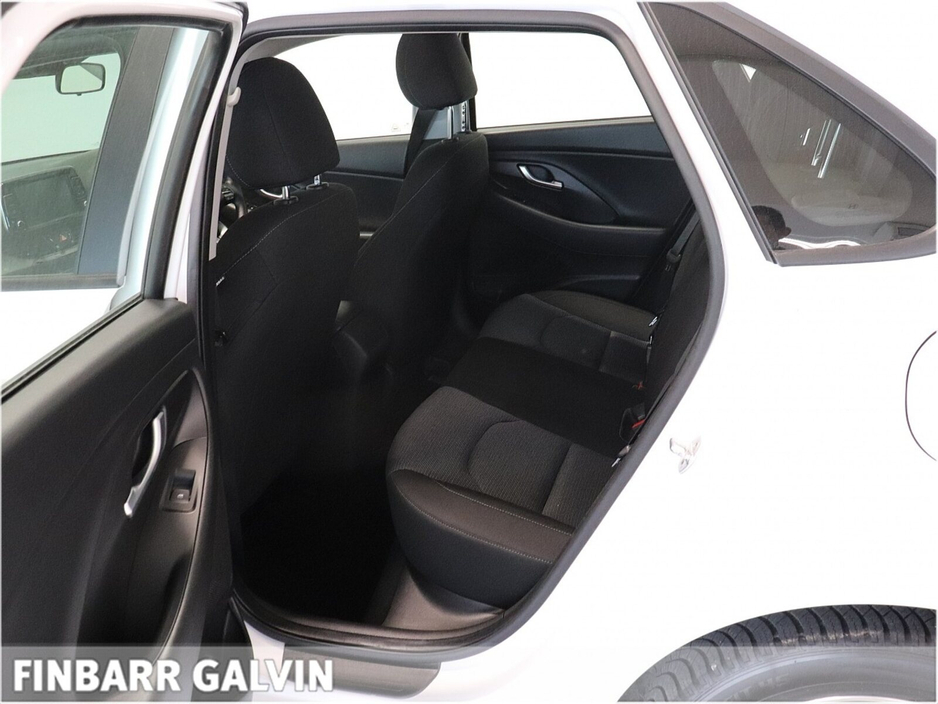 2020 Hyundai i30 - image 11