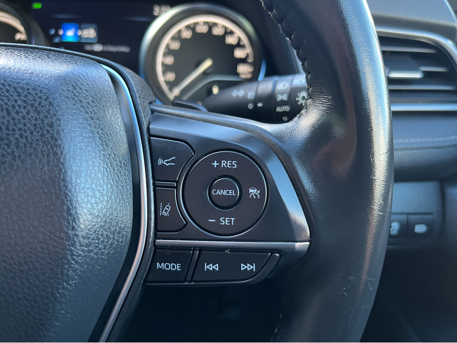 2019 Toyota Camry WS HYBRID AUTOMATIC 2.5 PETROL //HALF LEATHER SEATS//ELECTRIC DRIVERS SEAT//KEYLESS ENTRY//ADAPTIVE CRUISE CONTROL//REVERSE CAMERA// €25,950