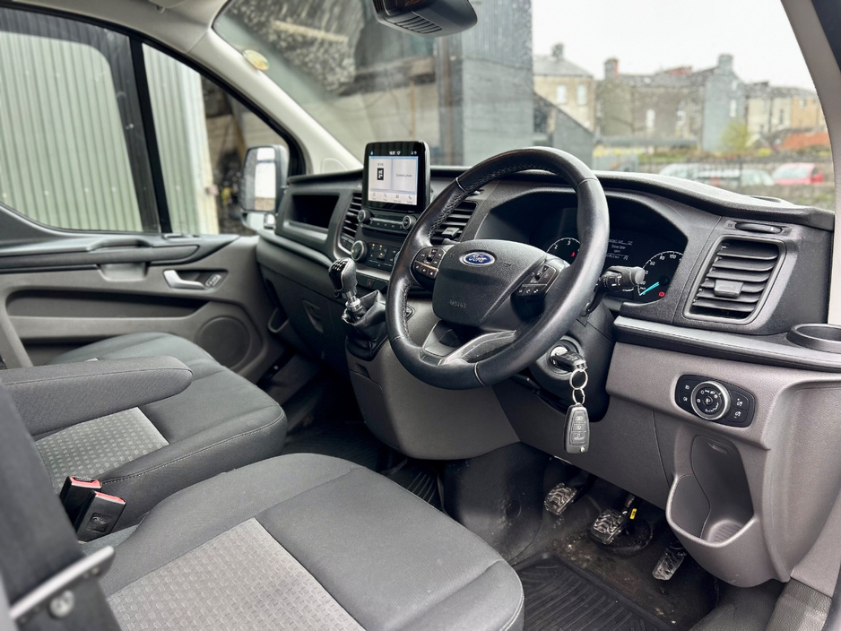 2021 Ford Transit Custom - image 13