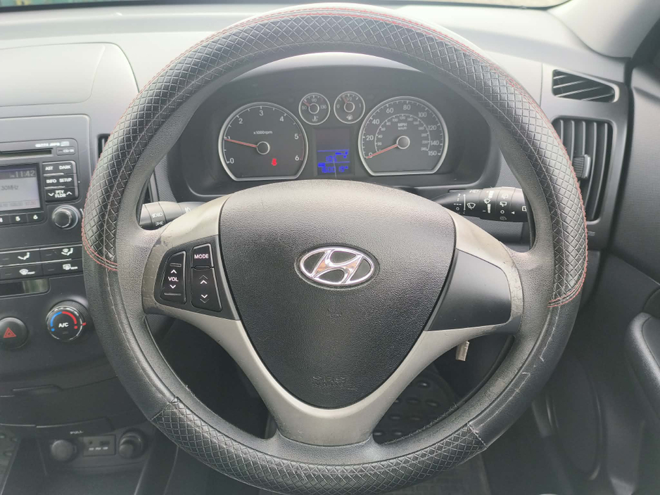 2009 Hyundai i30 - image 10