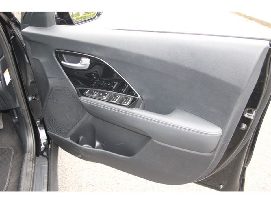 2019 Kia Niro - image 11