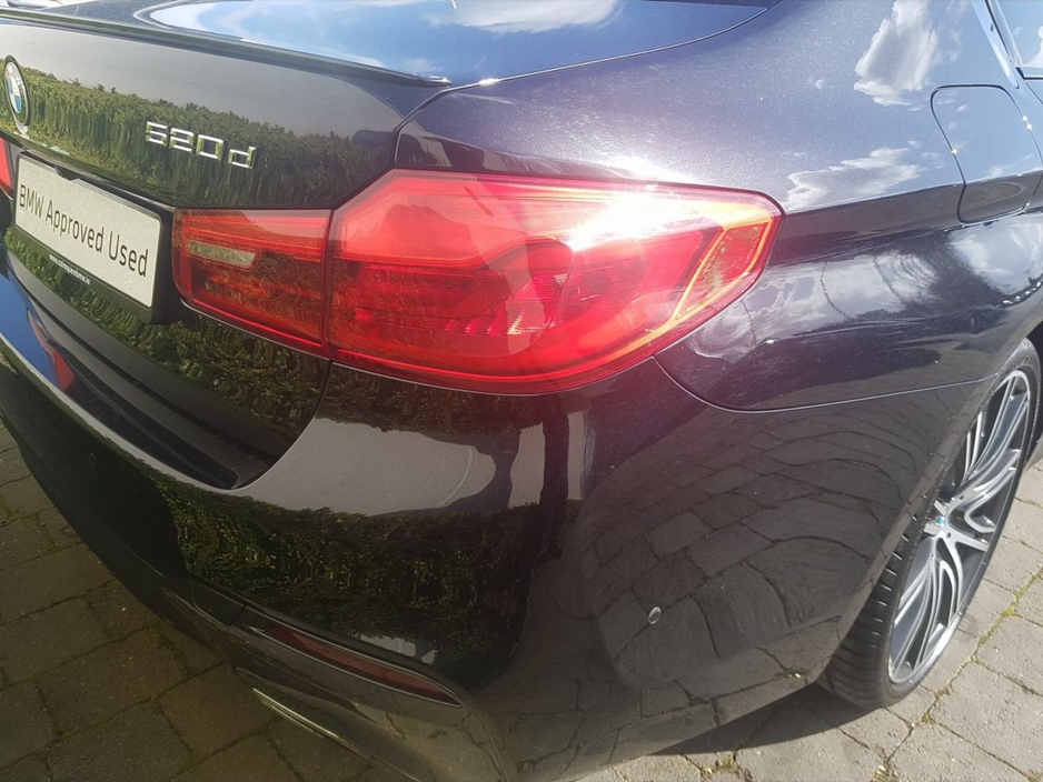 2020 BMW 5 Series - image 16