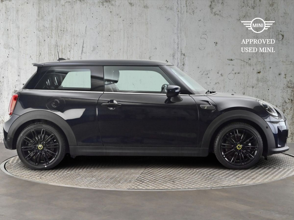 2023 MINI Hatch - image 23