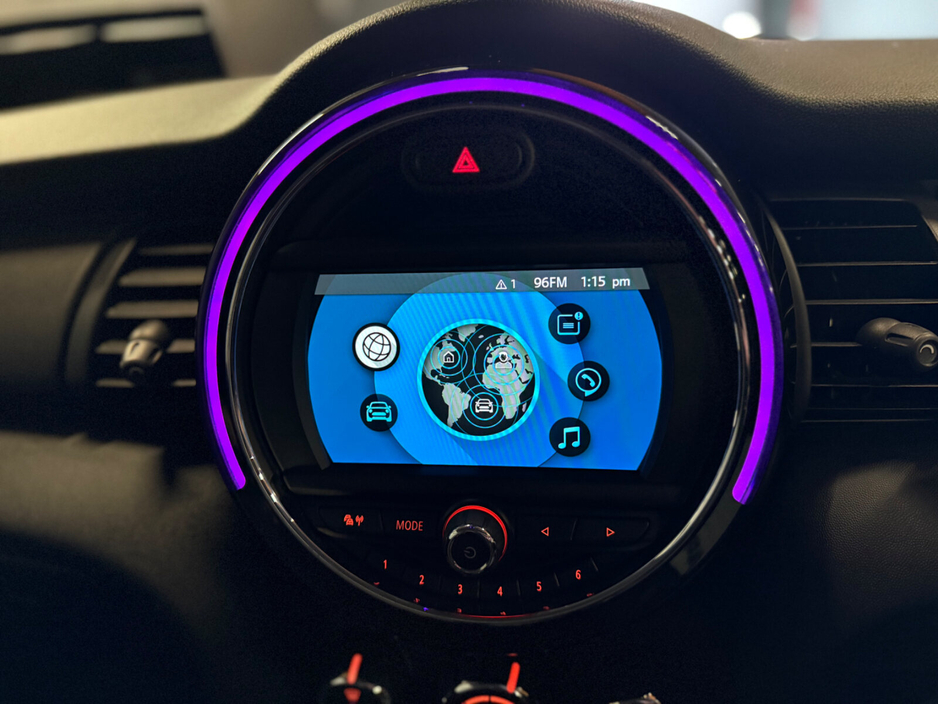 2020 MINI Hatch  €17,900