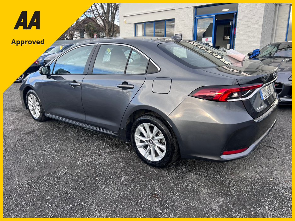 2023 Toyota Corolla - image 6