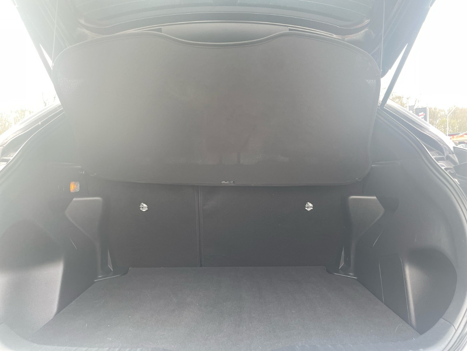 2024 Toyota Yaris - image 10