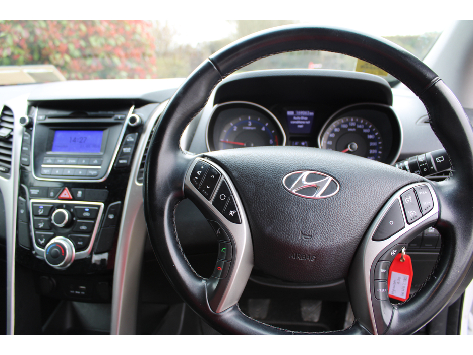 2016 Hyundai i30 - image 8