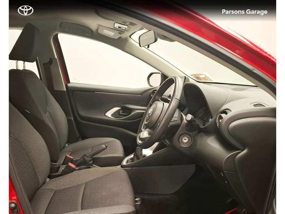 2024 Toyota Yaris 1.5 LUNA 4DR €23,995