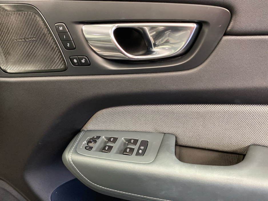 2024 Volvo XC60 - image 13