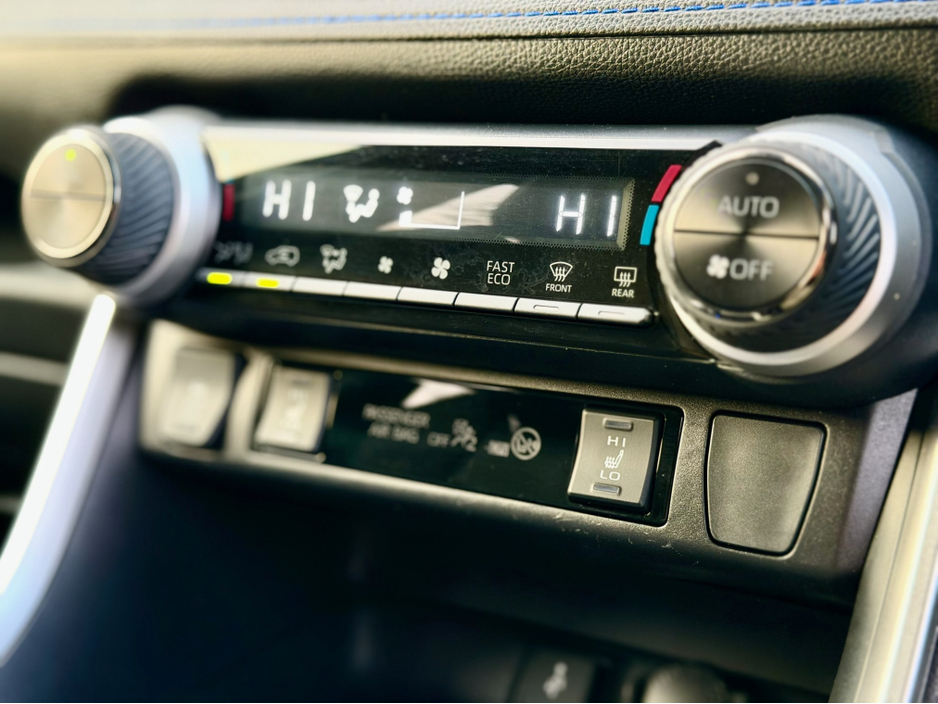 2022 Toyota Rav4 - image 16