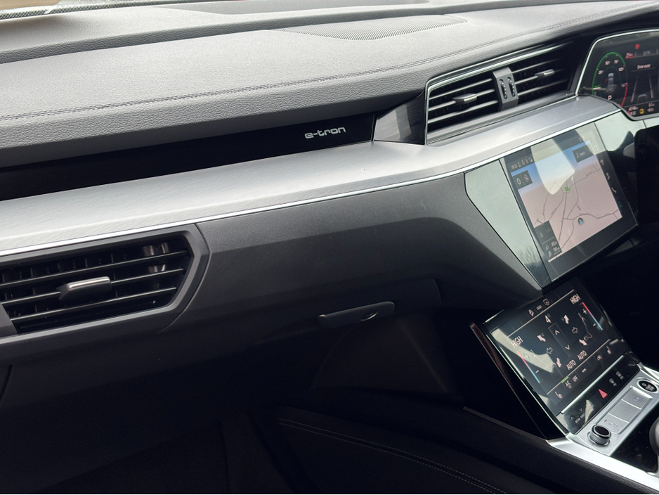 2021 Audi e-tron - image 23
