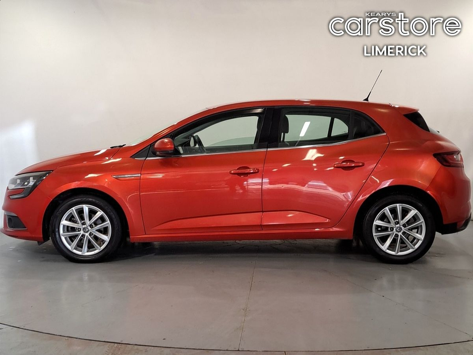 2017 Renault Megane - image 6