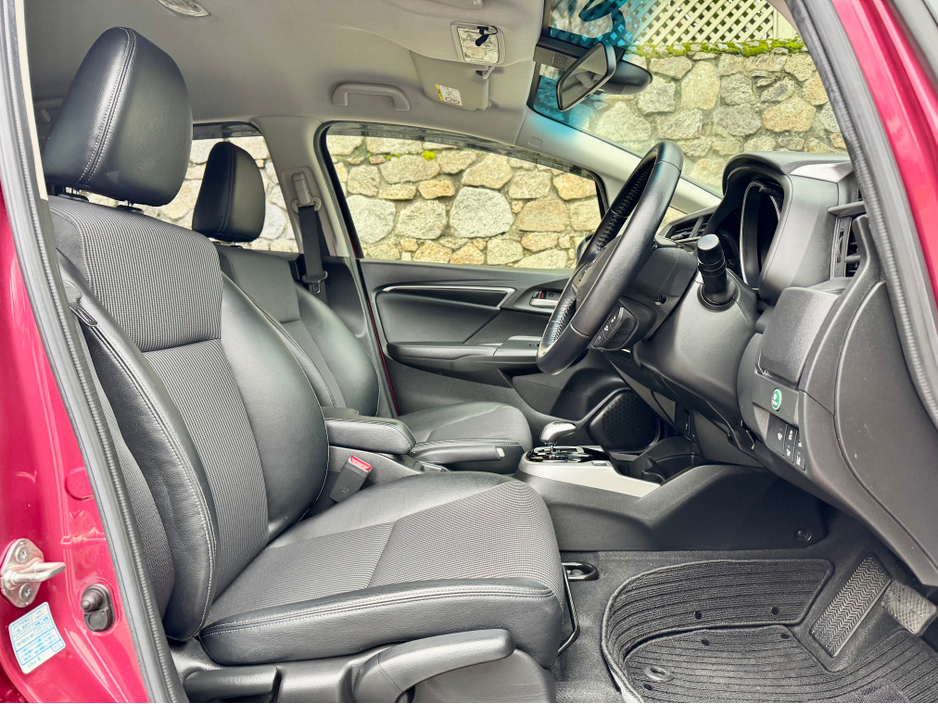 2019 Honda Fit HYBRID!!HIGH SPEC!!ONLY 18K MLS!! €14,900