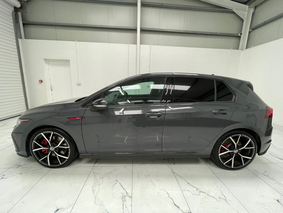 2022 Volkswagen Golf - image 7