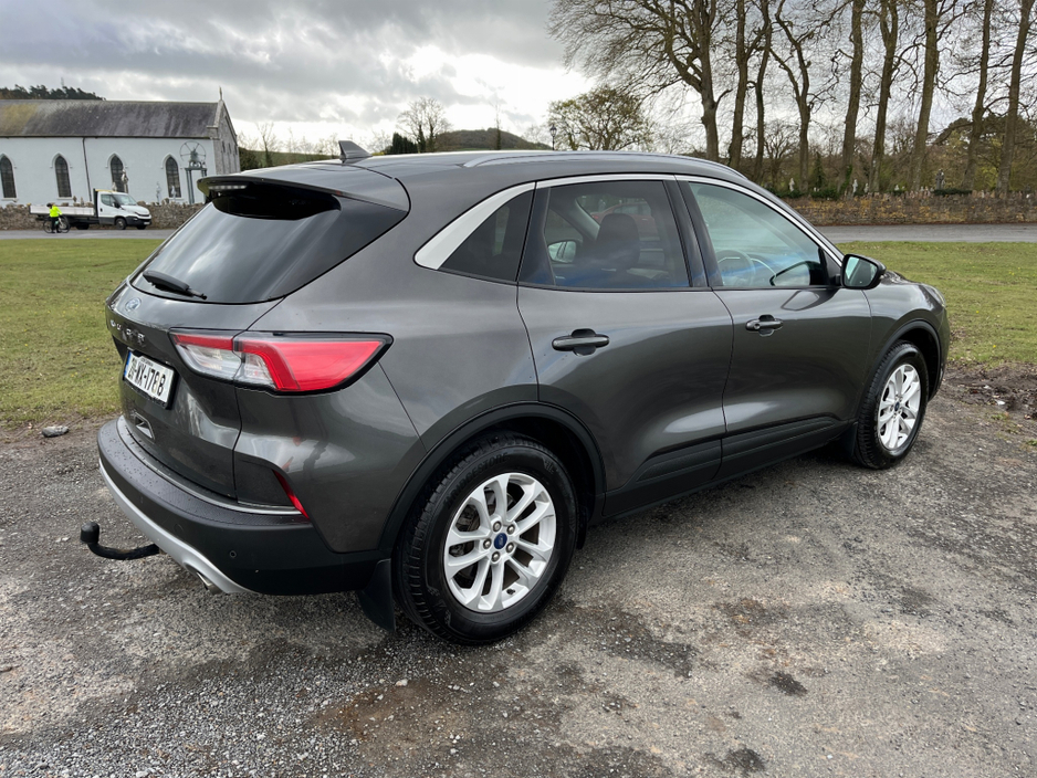 2021 Ford Kuga - image 5