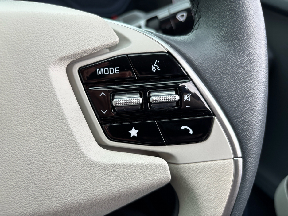 2023 Kia EV6 - image 17
