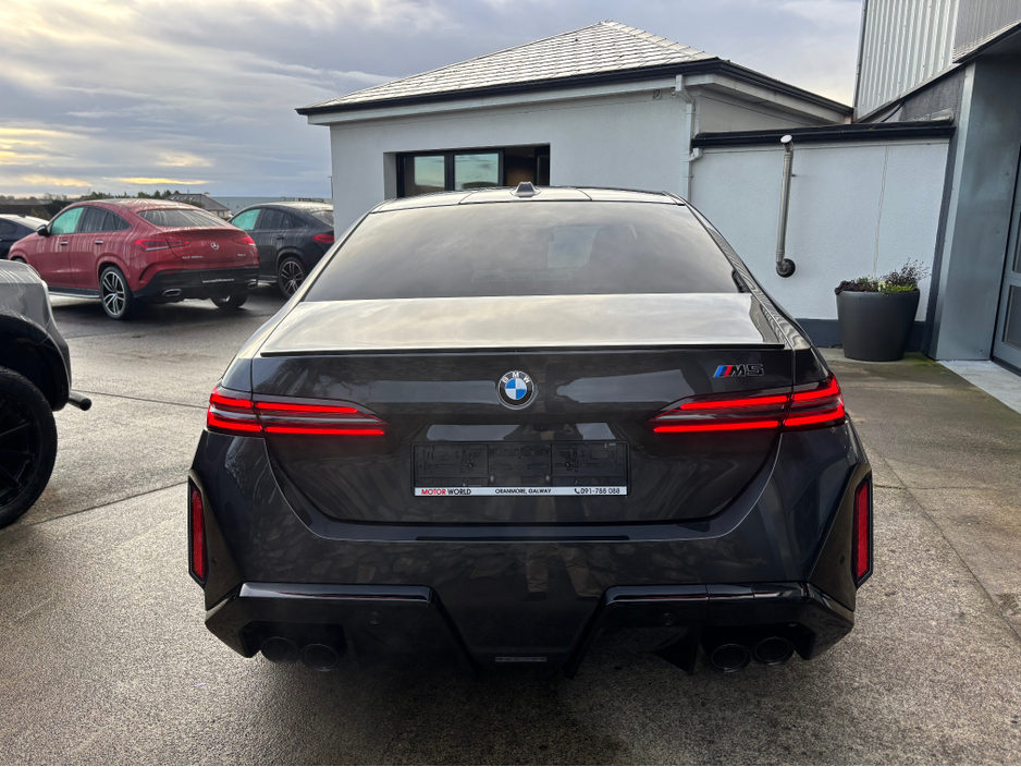 2025 BMW M5 M5 4.4 V8 727 BHP PLUG-IN HYBRID €127,900