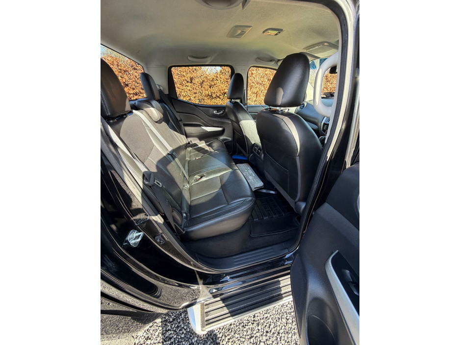 2016 Nissan Np300 - image 18