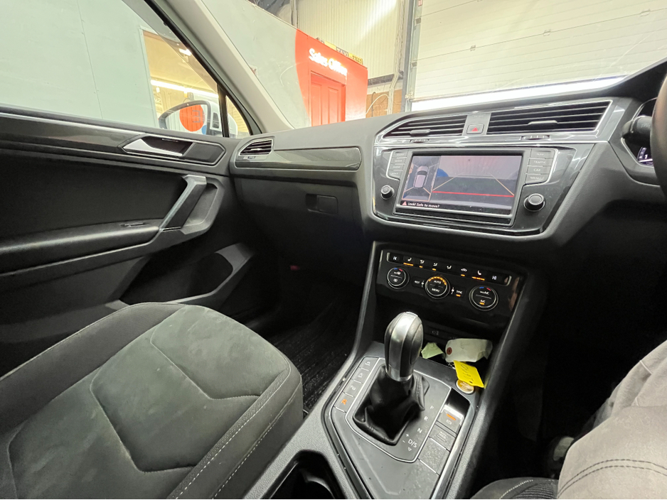 2017 Volkswagen Tiguan - image 17