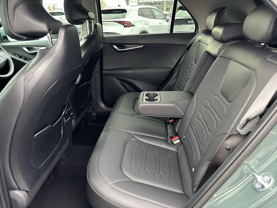 2025 Kia Niro - image 9