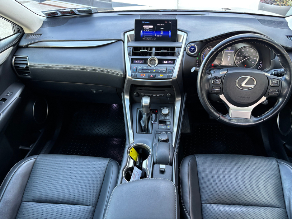 2017 Lexus NX 300 h - image 12