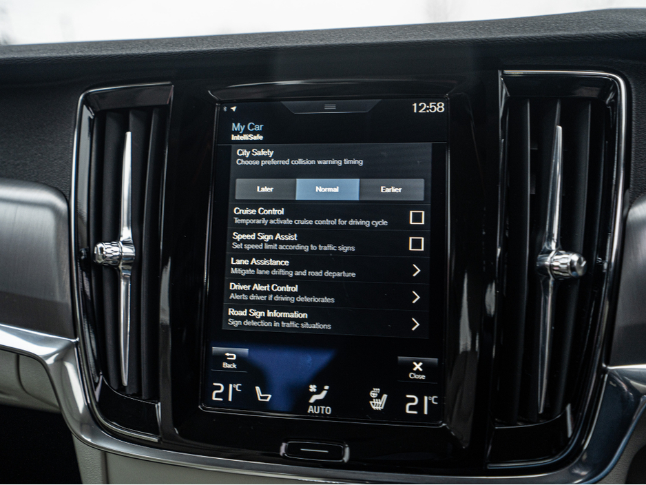 2017 Volvo S90 2017 Volvo S90 2.0d Auto/High spec/1yr warranty €19,888