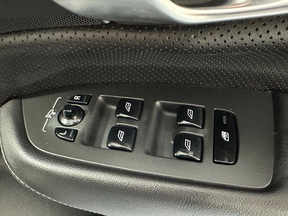 2019 Volvo XC90 R-Design PP AWD 2.0 D5 €43,400