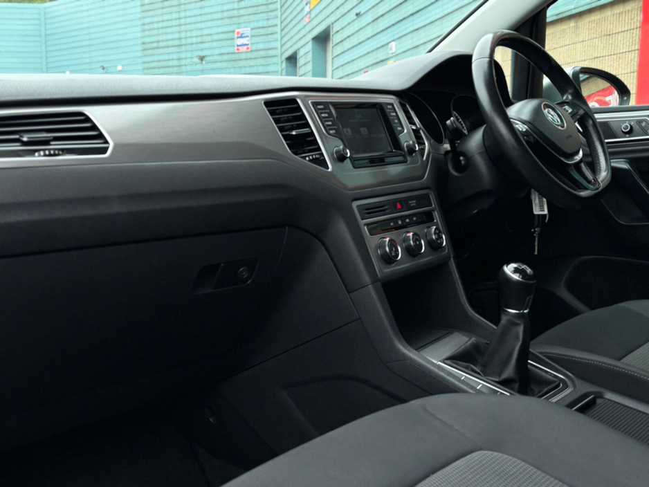 2014 Volkswagen Golf Plus - image 6