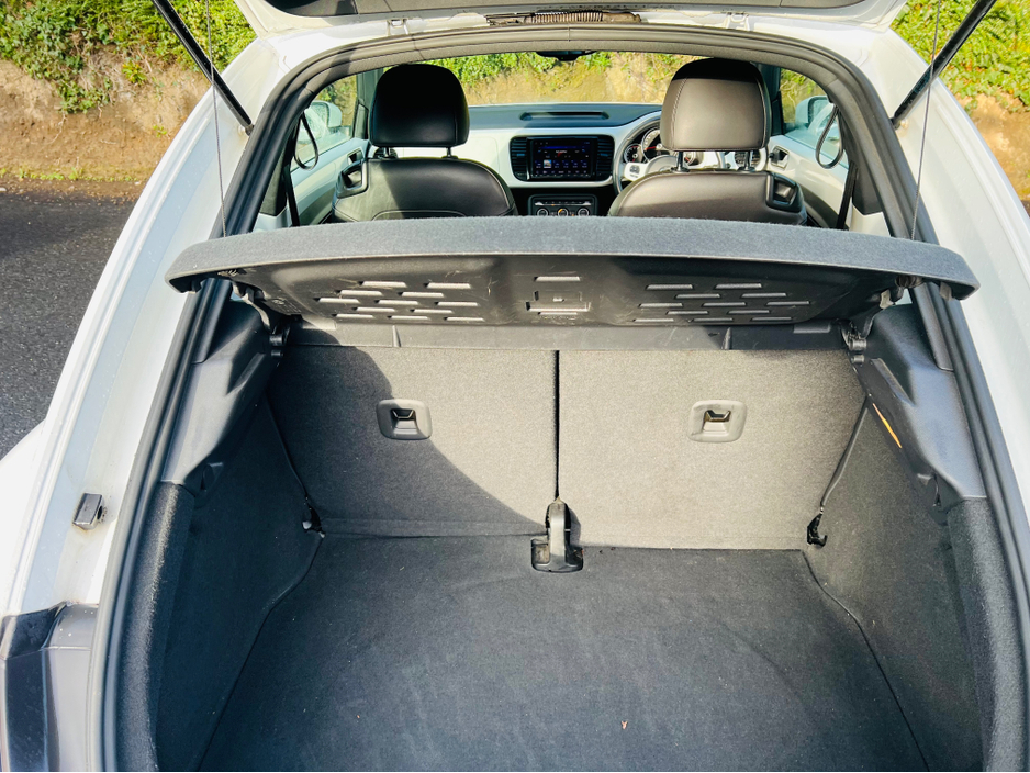 2015 Volkswagen Beetle - image 7