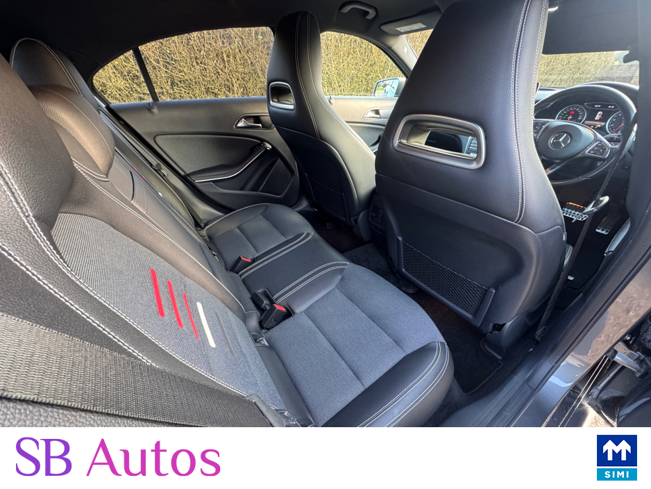 2018 Mercedes-Benz 180 - image 13