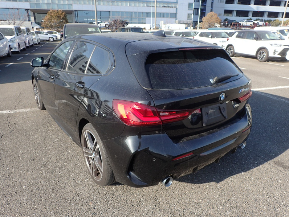 2020 BMW 1 Series - image 4