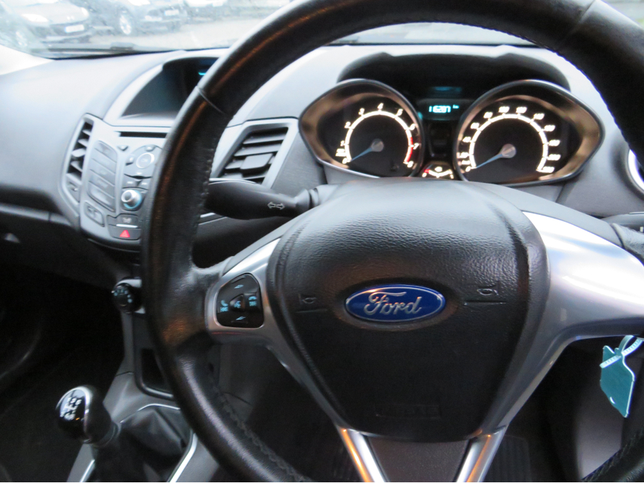2015 Ford Fiesta 5DR 1.25 PETROL ZETEC  LOW MILEAGE NCTD 26 €6,999