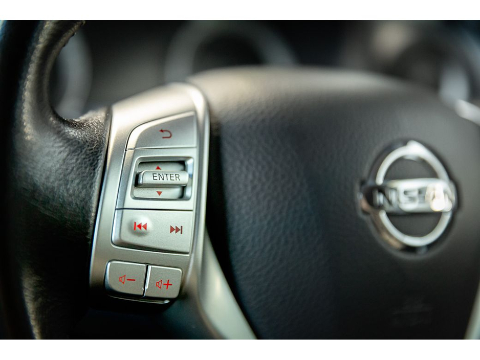 2021 Nissan Navara - image 29